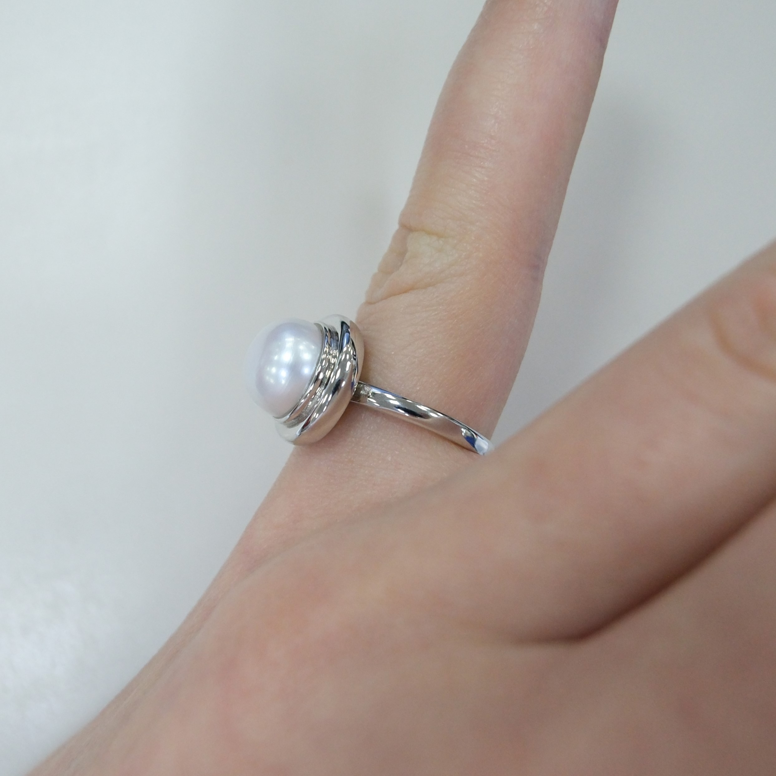 Серебряное кольцо с жемчугом